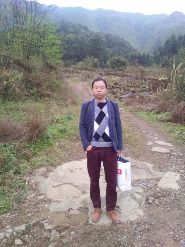 奋斗的第一张照片--洛阳相亲服务中心