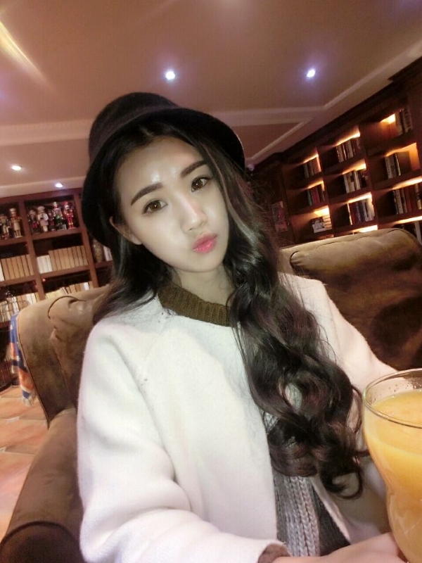 气质小妹的第三张照片--洛阳相亲服务中心