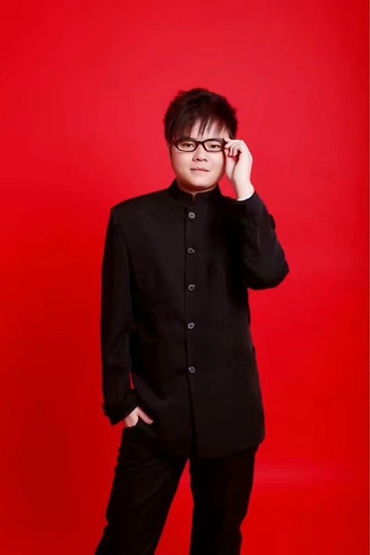 站在远处看童年的第一张照片--洛阳相亲服务中心