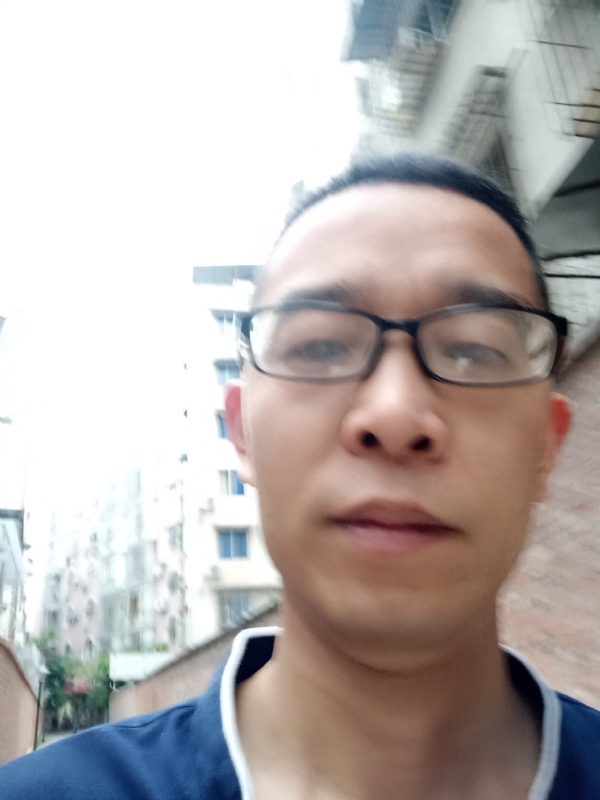 眼镜的第一张照片--洛阳相亲服务中心