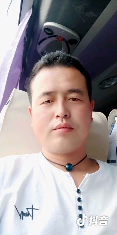 瞬间被爱上的第一张照片--洛阳相亲服务中心