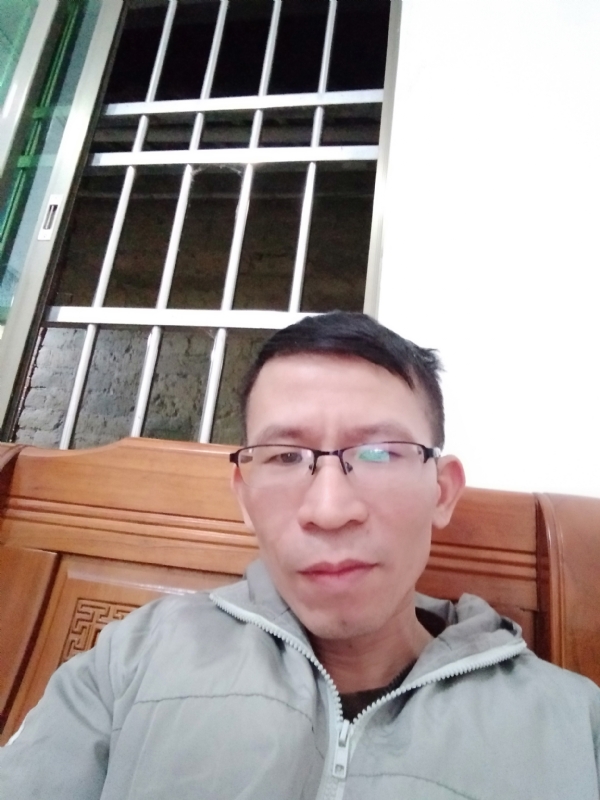 奋斗的第一张照片--洛阳相亲服务中心