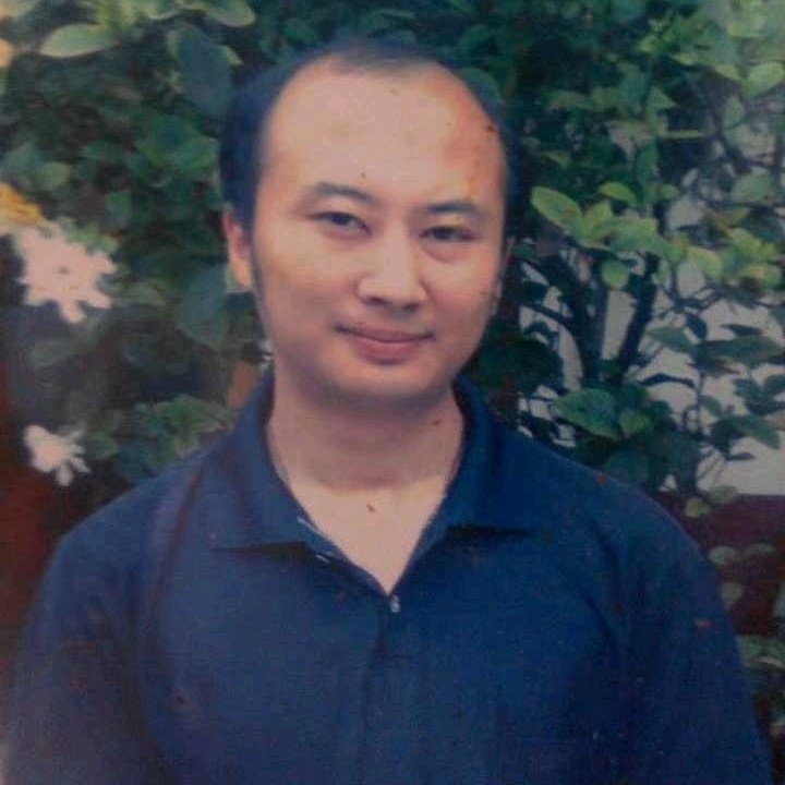 石峰里的生命的第一张照片--洛阳相亲服务中心