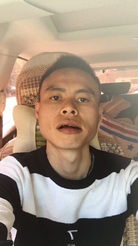 小何的第一张照片--洛阳相亲服务中心