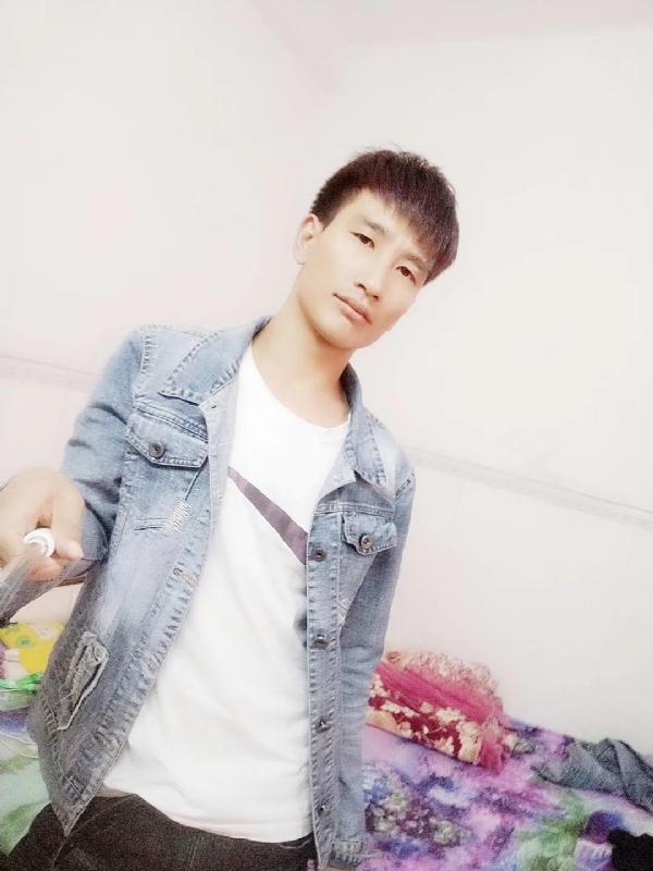 心好痛的第一张照片--洛阳相亲服务中心