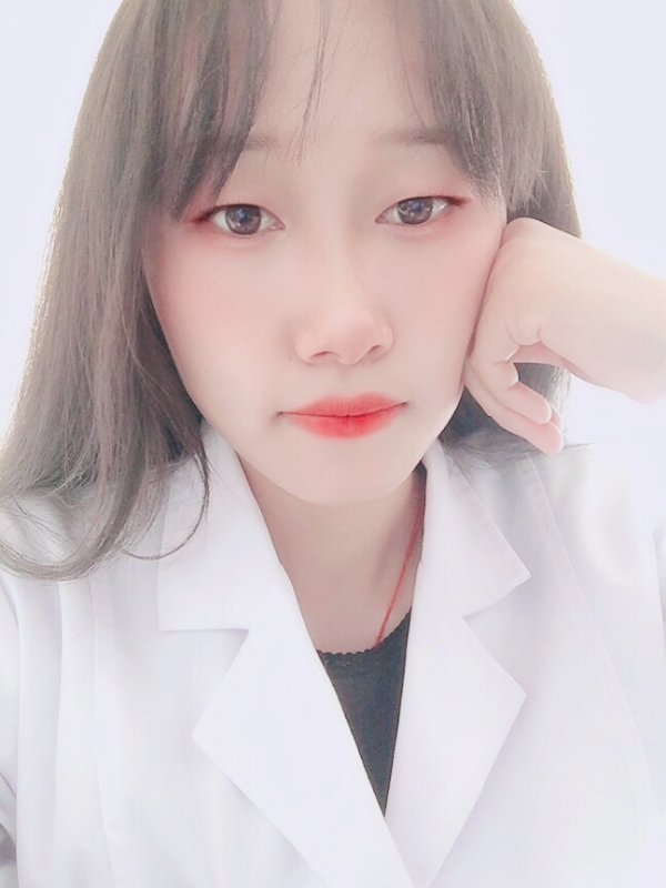 白婚纱的第一张照片--洛阳相亲服务中心