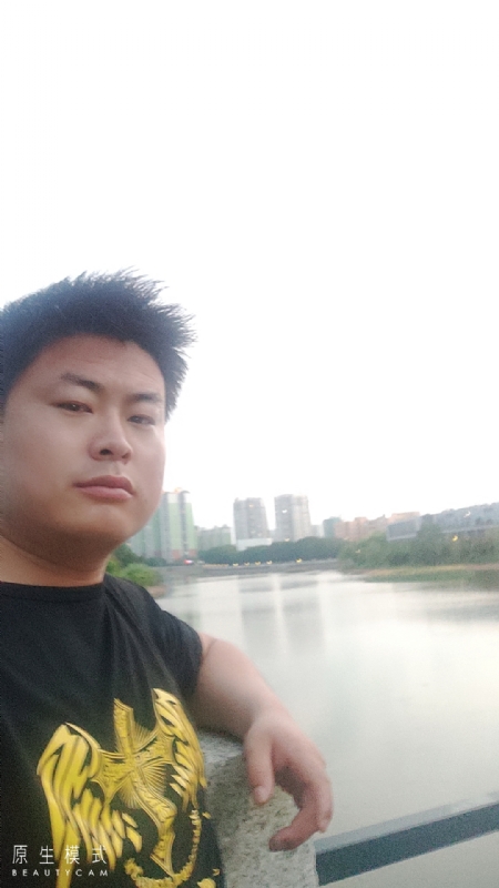 小海的第二张照片--洛阳相亲服务中心