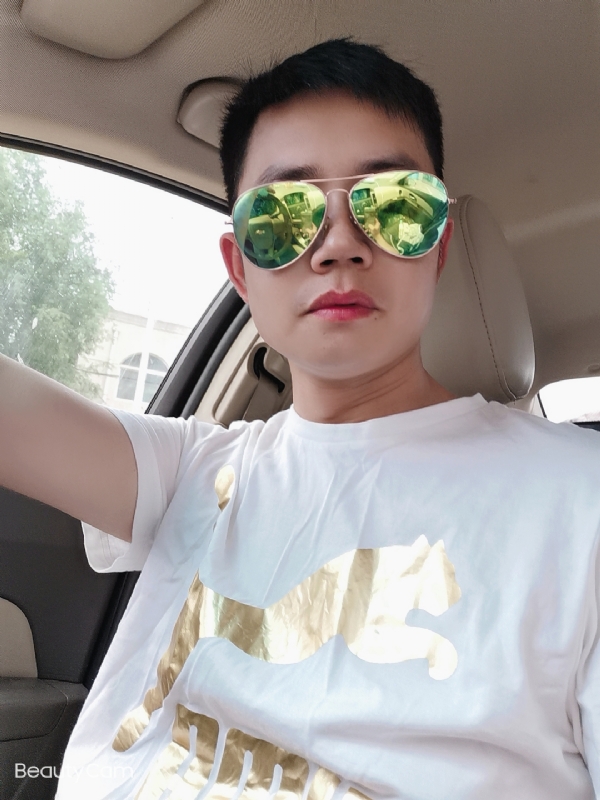 奋斗的第一张照片--洛阳相亲服务中心