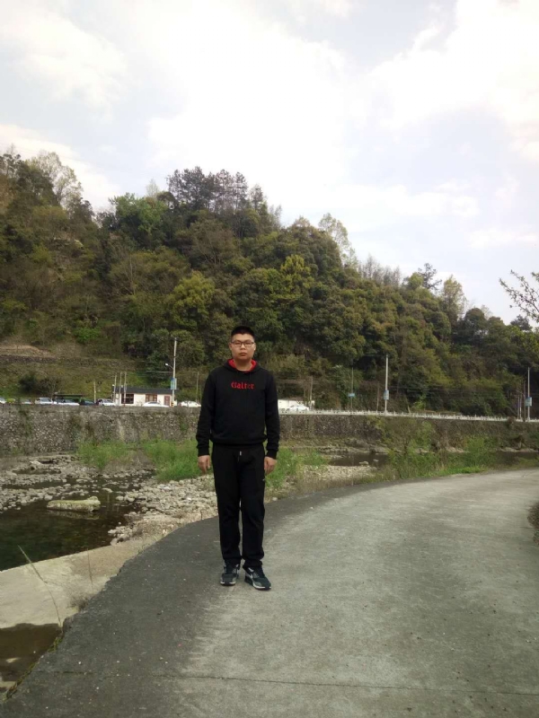 等着上钩的鱼的第二张照片--洛阳相亲服务中心