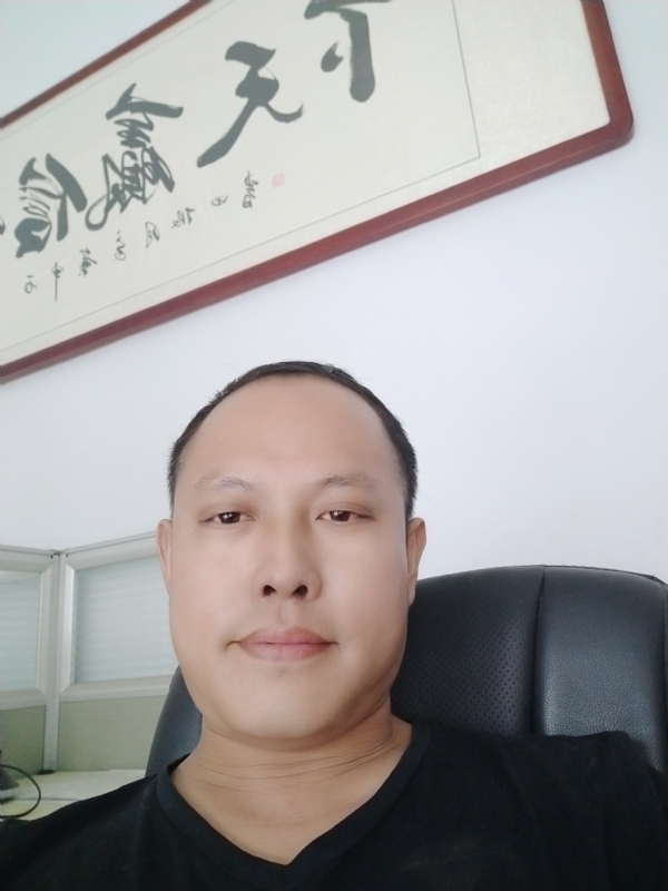 山丘的第一张照片--洛阳相亲服务中心