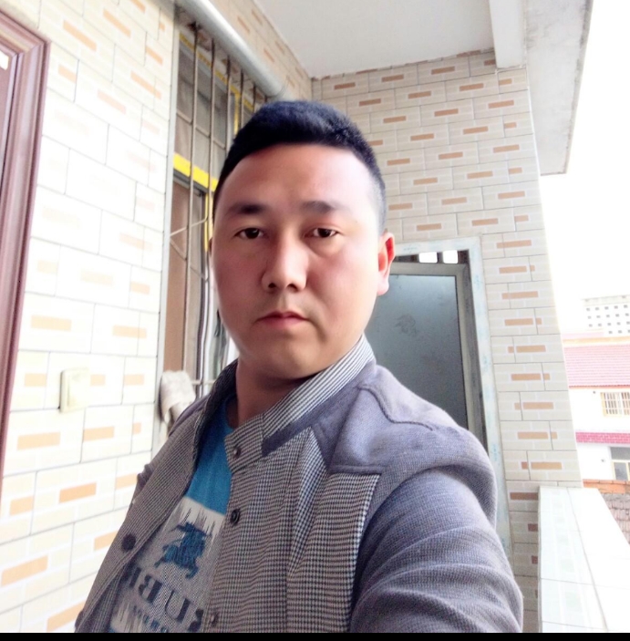 帅帅的大叔的第一张照片--洛阳相亲服务中心