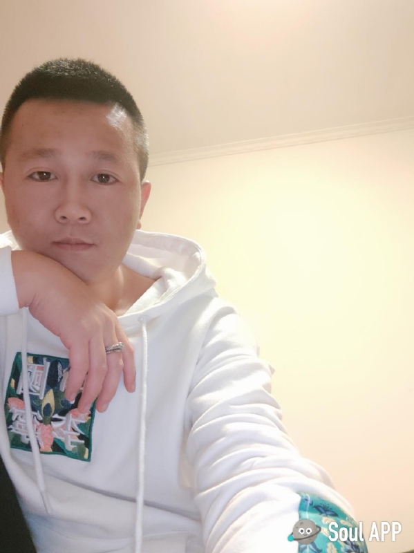 Away的第一张照片--洛阳相亲服务中心