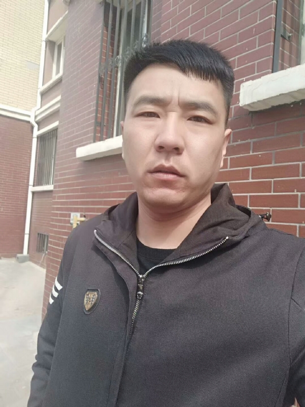 谁伴我闯荡的第一张照片--洛阳相亲服务中心
