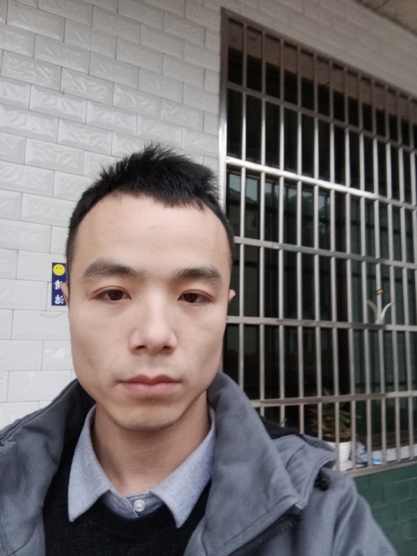 笑得那么开心的第一张照片--洛阳相亲服务中心