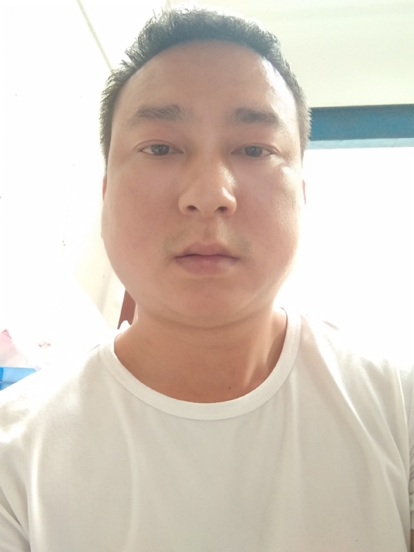 大叔的第一张照片--洛阳相亲服务中心