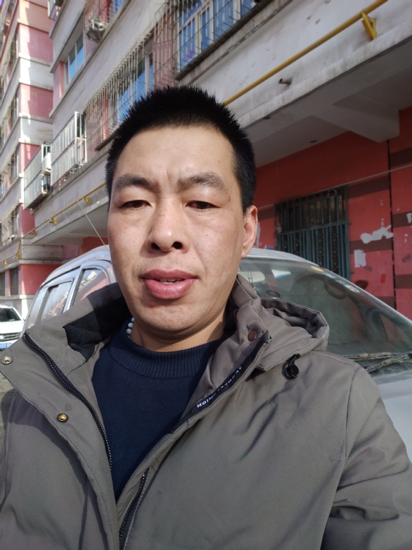 华哥的第二张照片--洛阳相亲服务中心