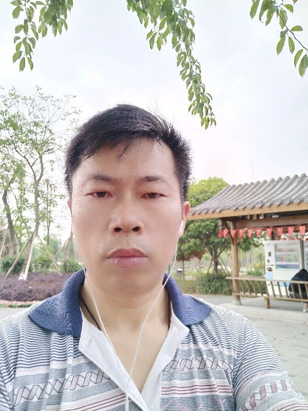 一个人的孤单的第一张照片--洛阳相亲服务中心