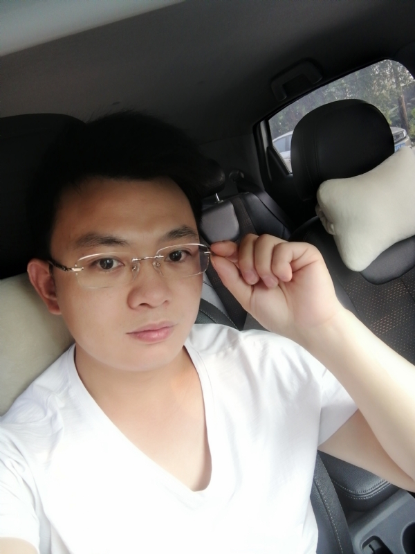 幸福的拥抱的第二张照片--洛阳相亲服务中心
