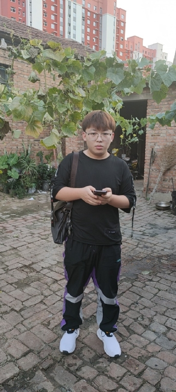 辛禹的第二张照片--洛阳相亲服务中心