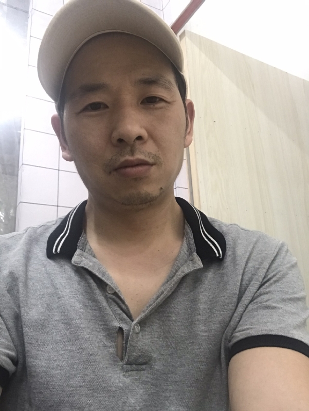 老何的第一张照片--洛阳相亲服务中心
