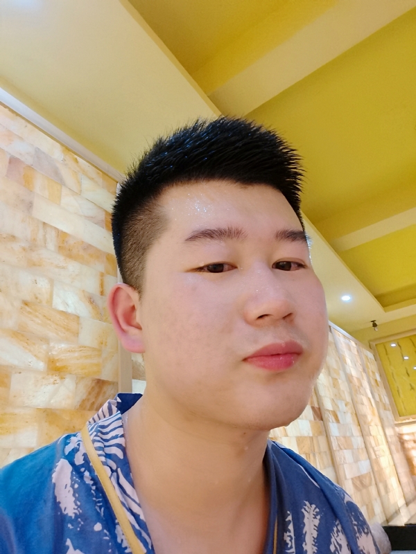 六月与阿十二的第一张照片--洛阳相亲服务中心