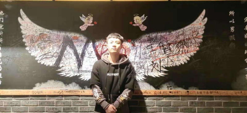 水彩画师的第一张照片--洛阳相亲服务中心
