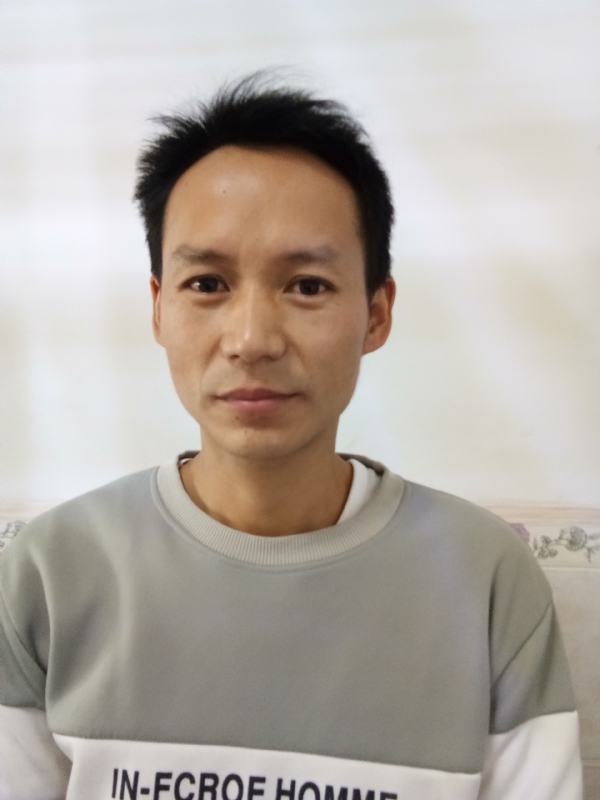单亲爸爸的第一张照片--洛阳相亲服务中心