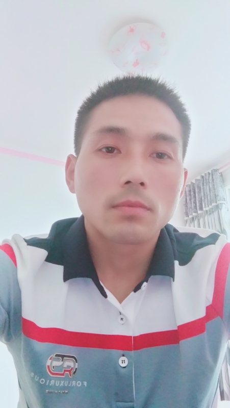 染红尘世的第一张照片--洛阳相亲服务中心