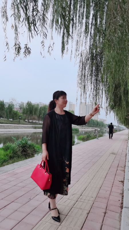 周本玲的第一张照片--洛阳相亲服务中心