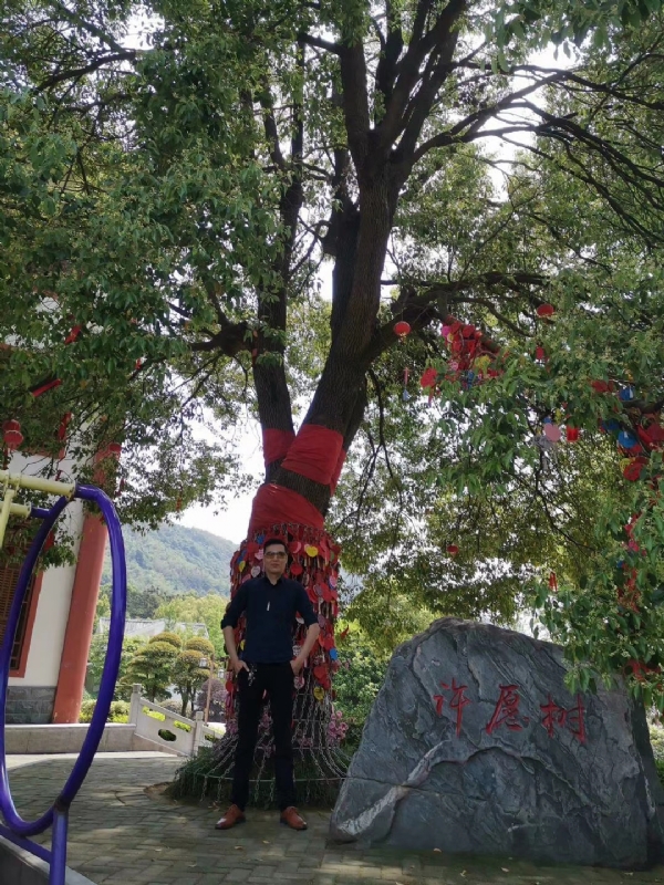 霸气的第一张照片--洛阳相亲服务中心