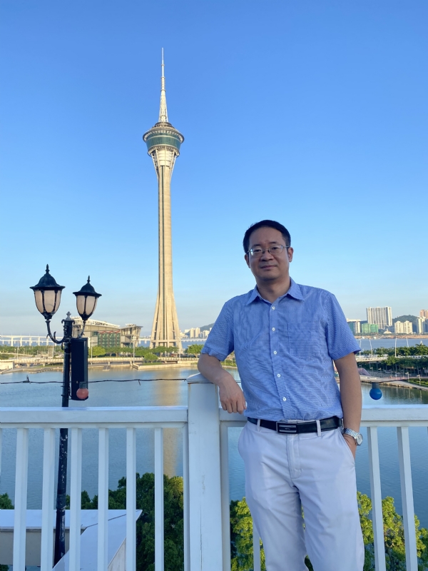 Yangyi的第三张照片--洛阳相亲服务中心
