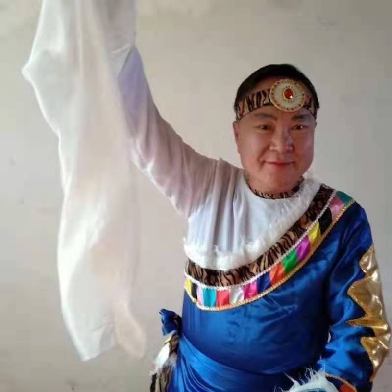 走在冷风中的第一张照片--洛阳相亲服务中心