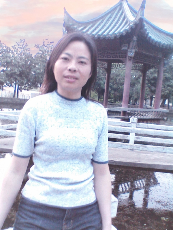 小草的第三张照片--洛阳相亲服务中心