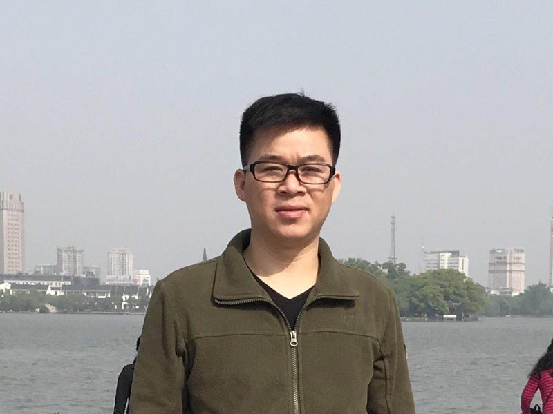 孔雀鱼的第一张照片--洛阳相亲服务中心