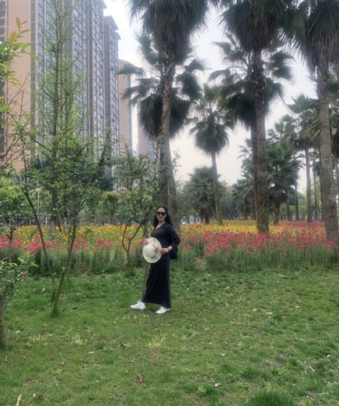 粉墨登场的第一张照片--洛阳相亲服务中心