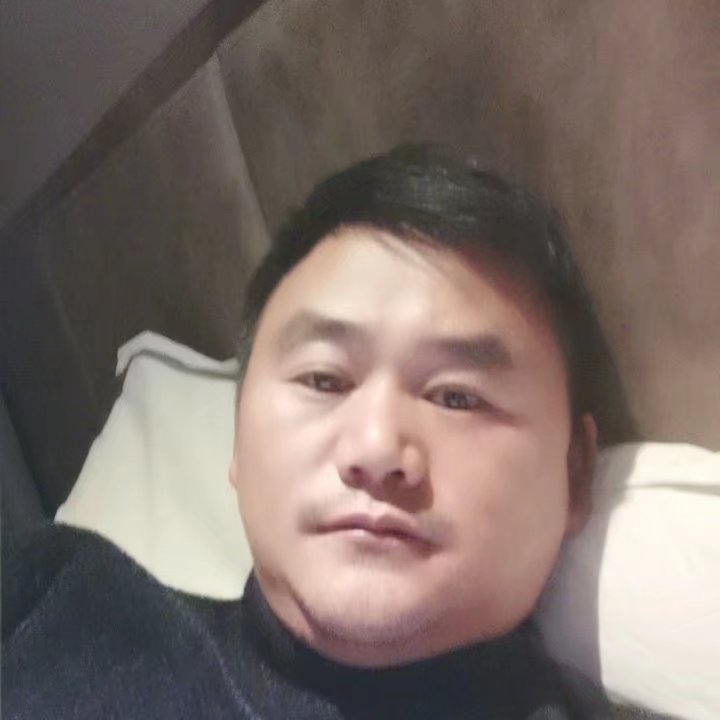 奔跑的第二张照片--洛阳相亲服务中心