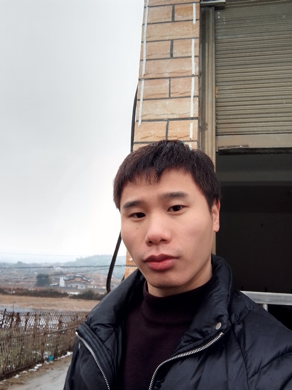 银色的羽翼的第一张照片--洛阳相亲服务中心