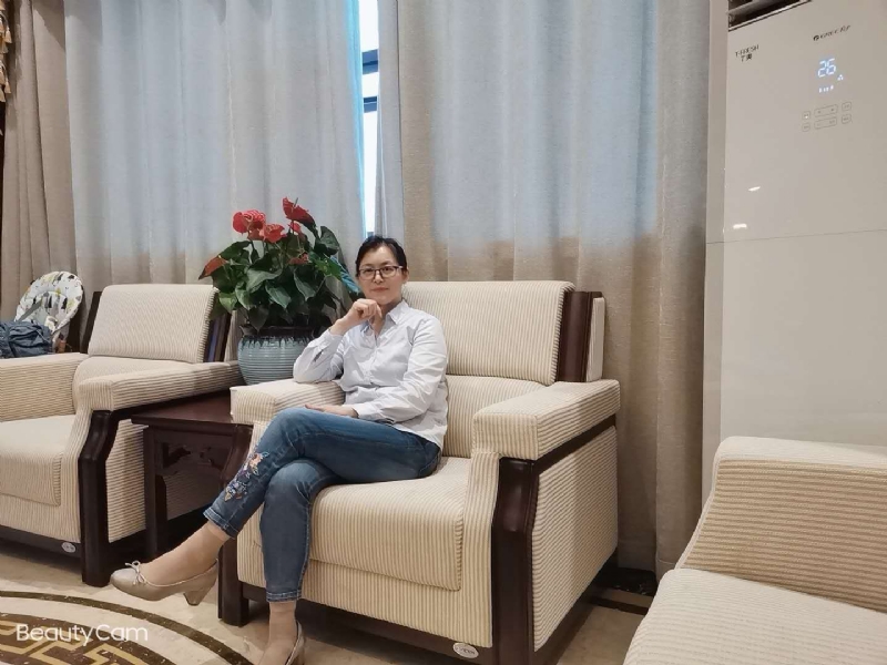 秋水伊人的第一张照片--洛阳相亲服务中心