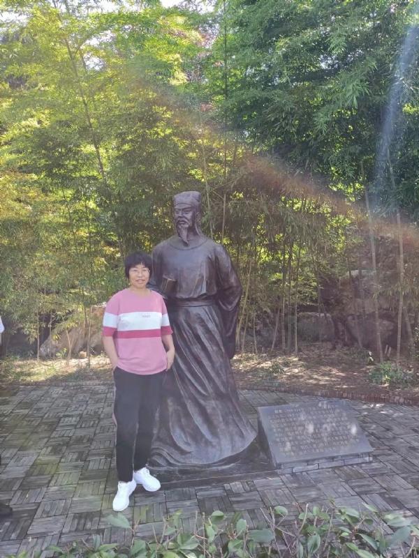 秋天的菊花的第一张照片--洛阳相亲服务中心