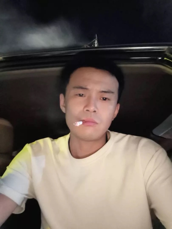 爱睡觉的土拨鼠的第一张照片--洛阳相亲服务中心