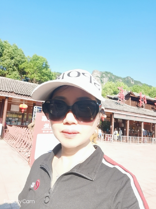 山百合的第一张照片--洛阳相亲服务中心