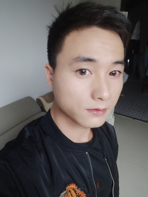 何凡的第三张照片--洛阳相亲服务中心