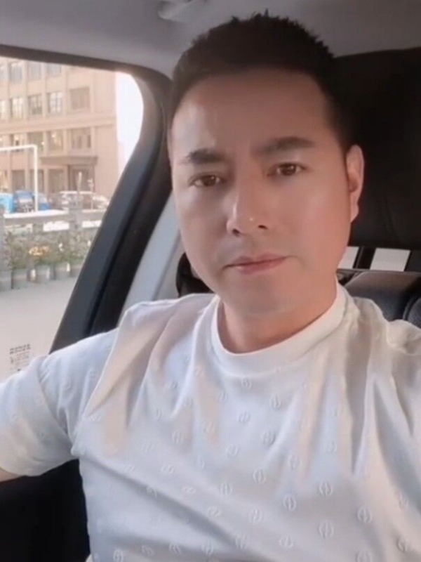 勿忘初心的第一张照片--洛阳相亲服务中心