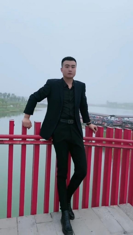 Albert的第二张照片--洛阳相亲服务中心