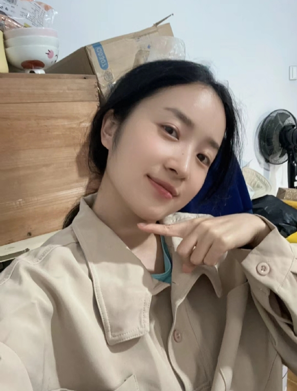 多喝热水的第二张照片--洛阳相亲服务中心