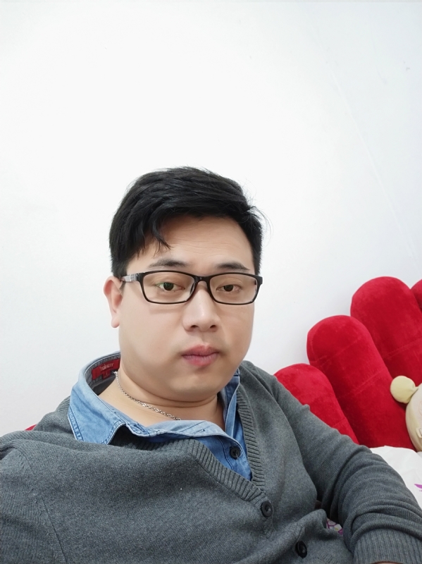 何必在亿的第一张照片--洛阳相亲服务中心
