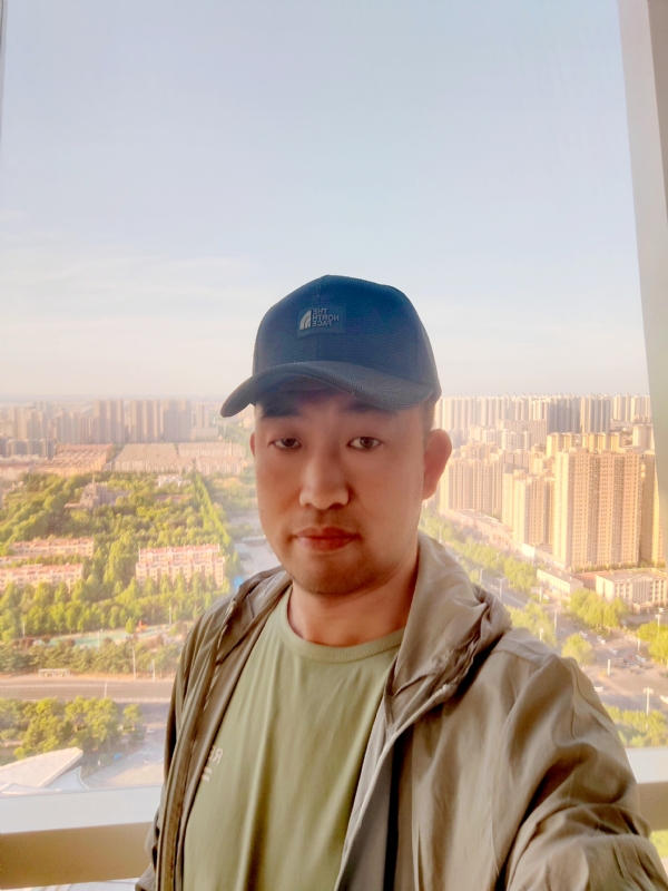 勇攀高峰的第二张照片--洛阳相亲服务中心