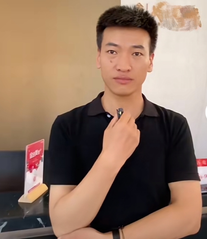 一杯梁白开的第一张照片--洛阳相亲服务中心