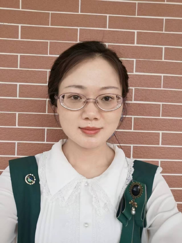 Lily的第二张照片--洛阳相亲服务中心