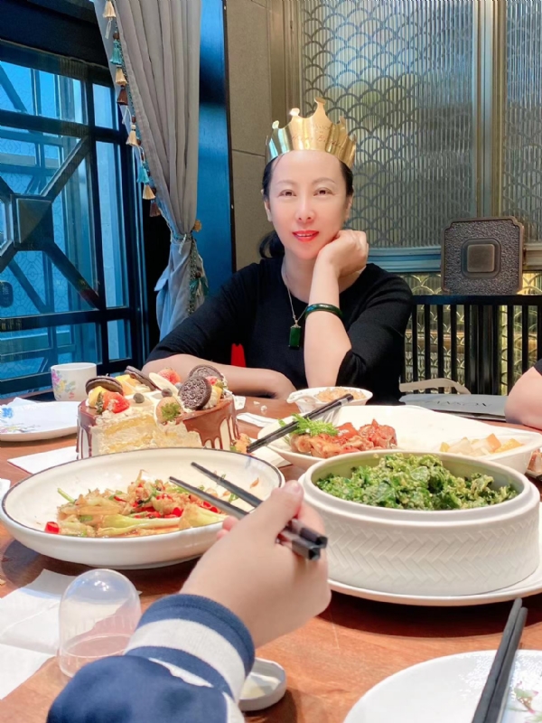 红红的第二张照片--洛阳相亲服务中心